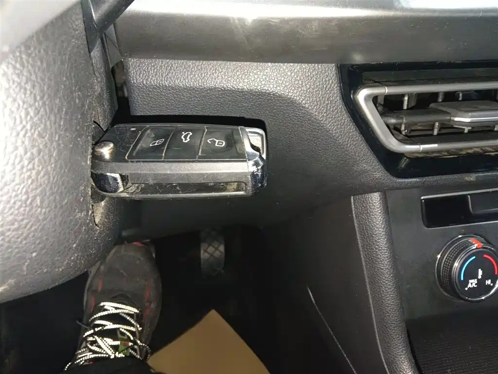 Volkswagen Lavida 2024 Model 1.5L Automatic Delight Edition фото 12