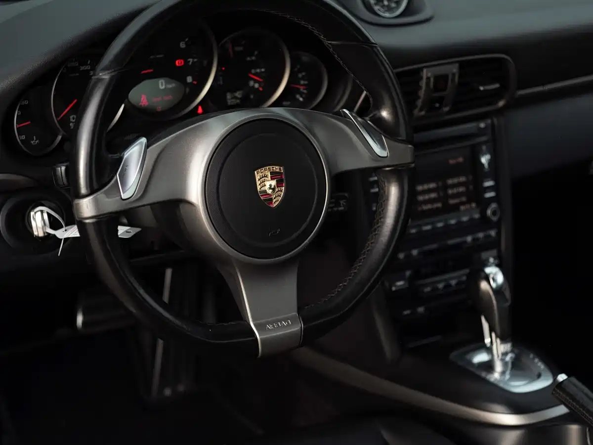 Porsche 911 2010 Carrera 3.6L фото 27