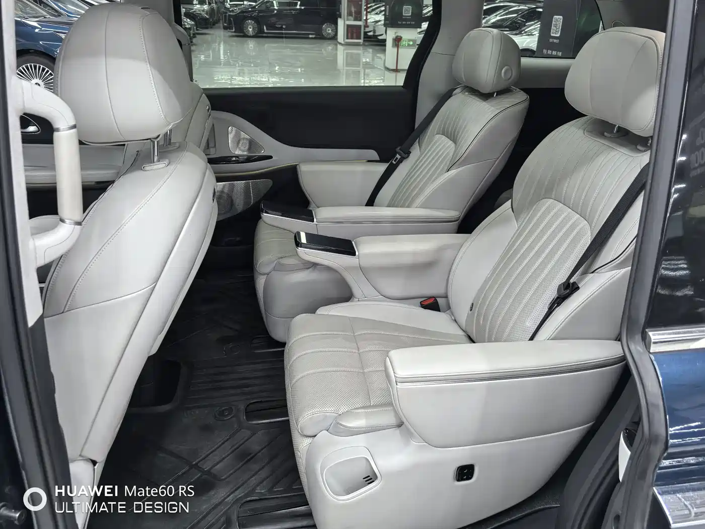 Voyah Auto Voyah Dreamer 2025 PHEV AWD Flagship Kunpeng Edition фото 12