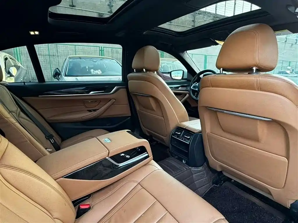 BMW 5 Series 2019 530Li Leading M Sport Package фото 4