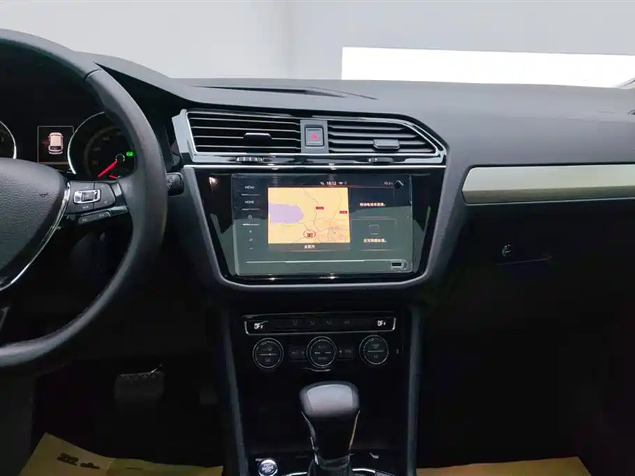 Volkswagen Tiguan L 2021 330TSI Automatic 2WD Smart фото 13