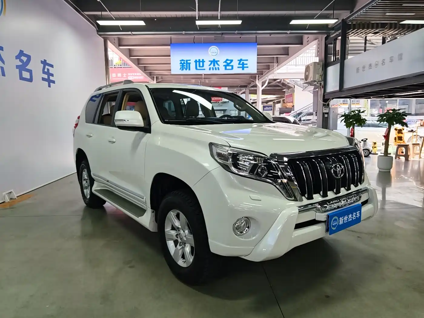 Toyota Prado (Import) 2014 2.7L Automatic Standard Edition фото 3