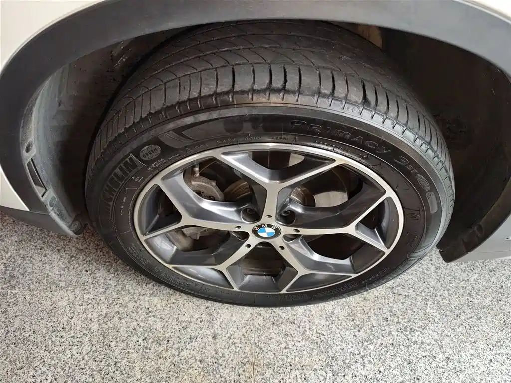 BMW X1 2018 xDrive20Li Premium Model фото 25