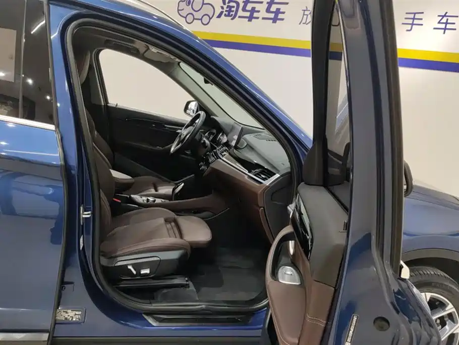 BMW X1 2022 sDrive25Li Leading фото 8