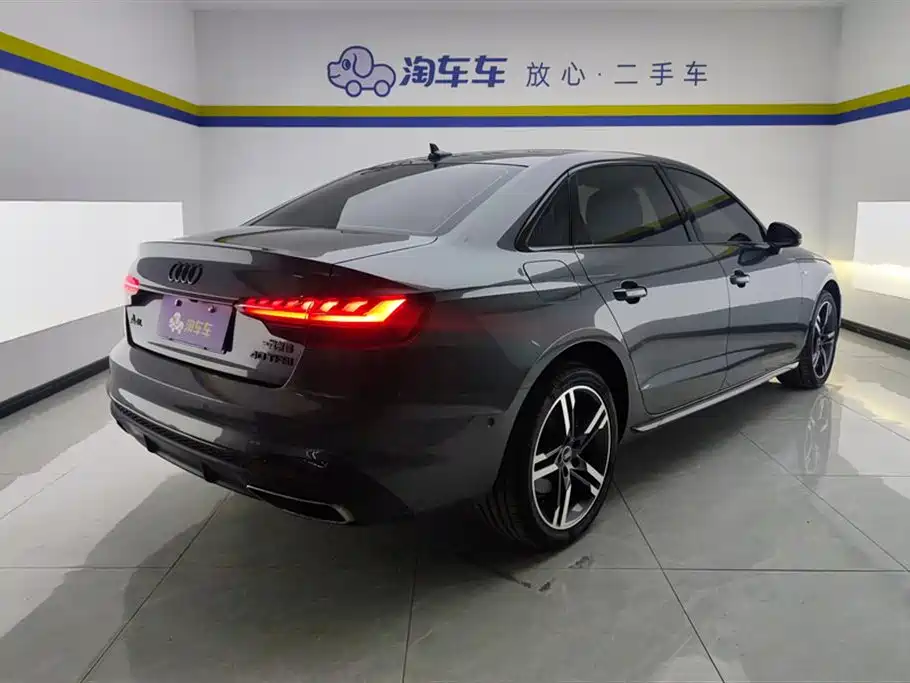 Audi A4L 2022 40 TFSI Luxury Dynamic фото 3
