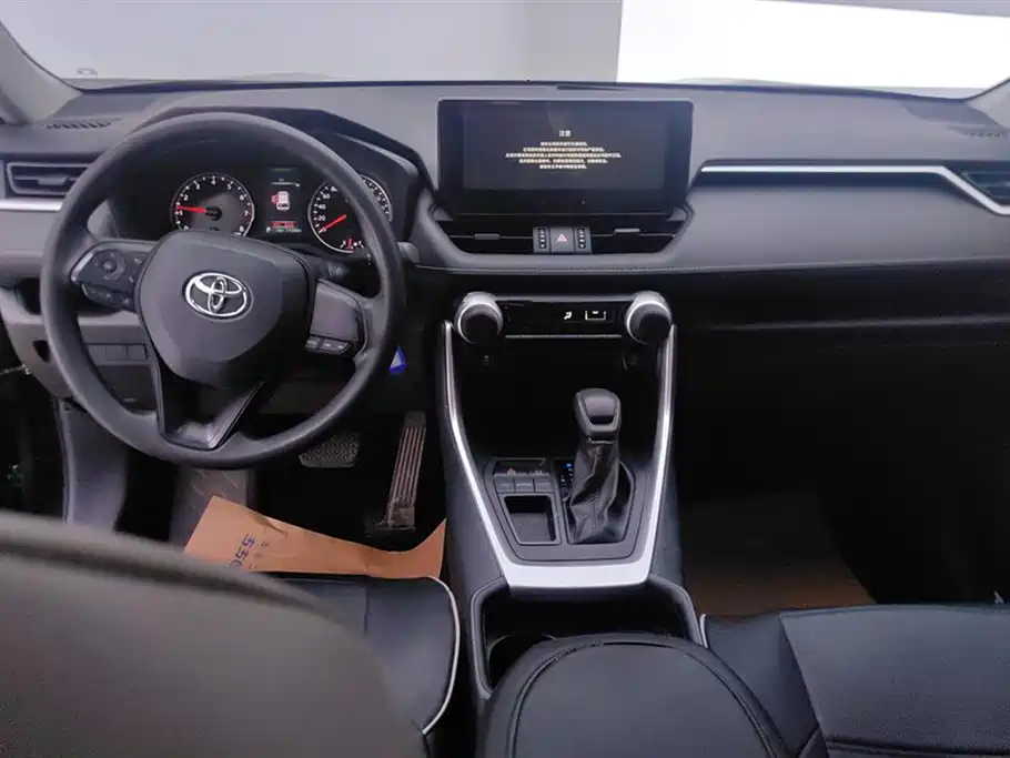 Toyota Wildlander 2023 2.0L CVT FWD LE фото 12