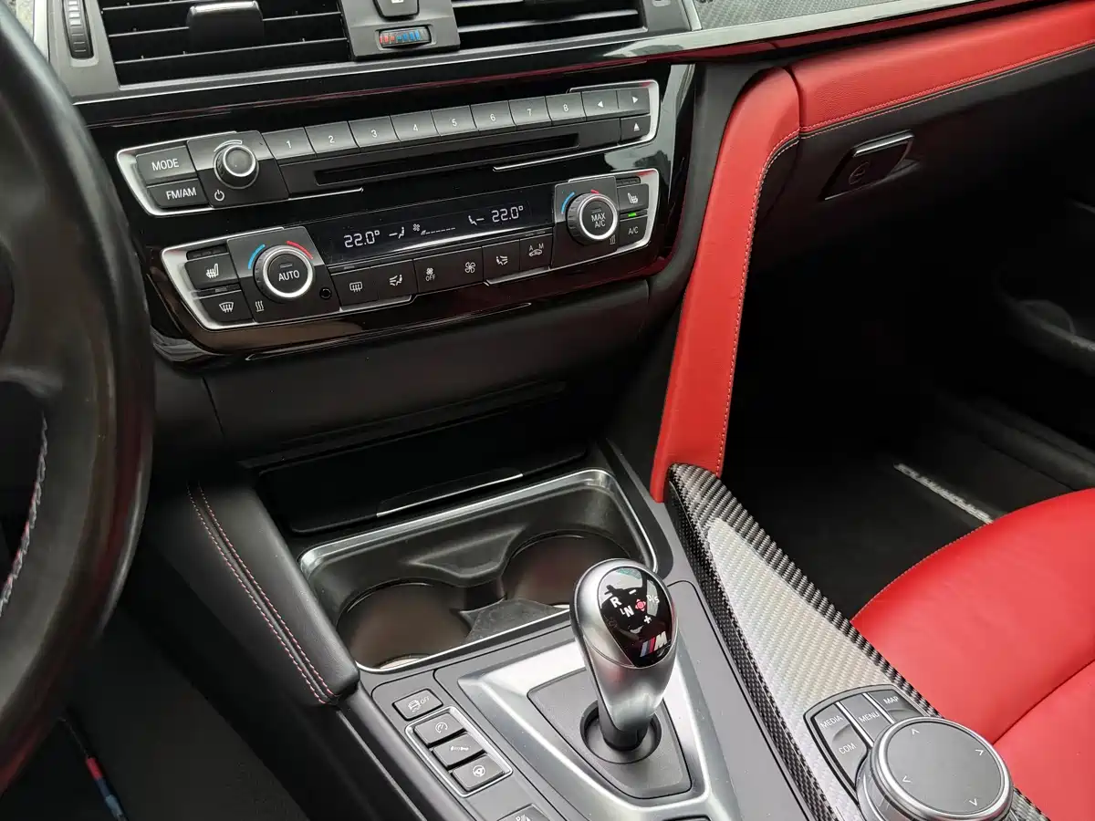 BMW M4 2019 M4 Coupe Shadow Edition фото 14