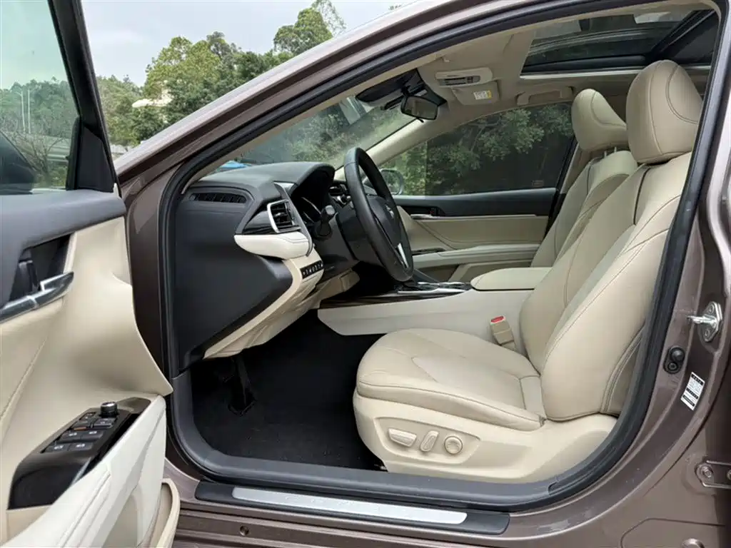 Toyota Camry 2019 2.5G Luxury Edition China VI фото 7