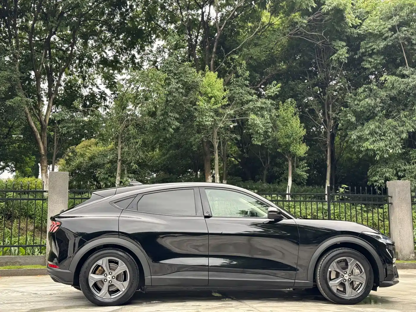 Ford Mustang Mach-E 2021 Leap World RWD (Standard Range) фото 9