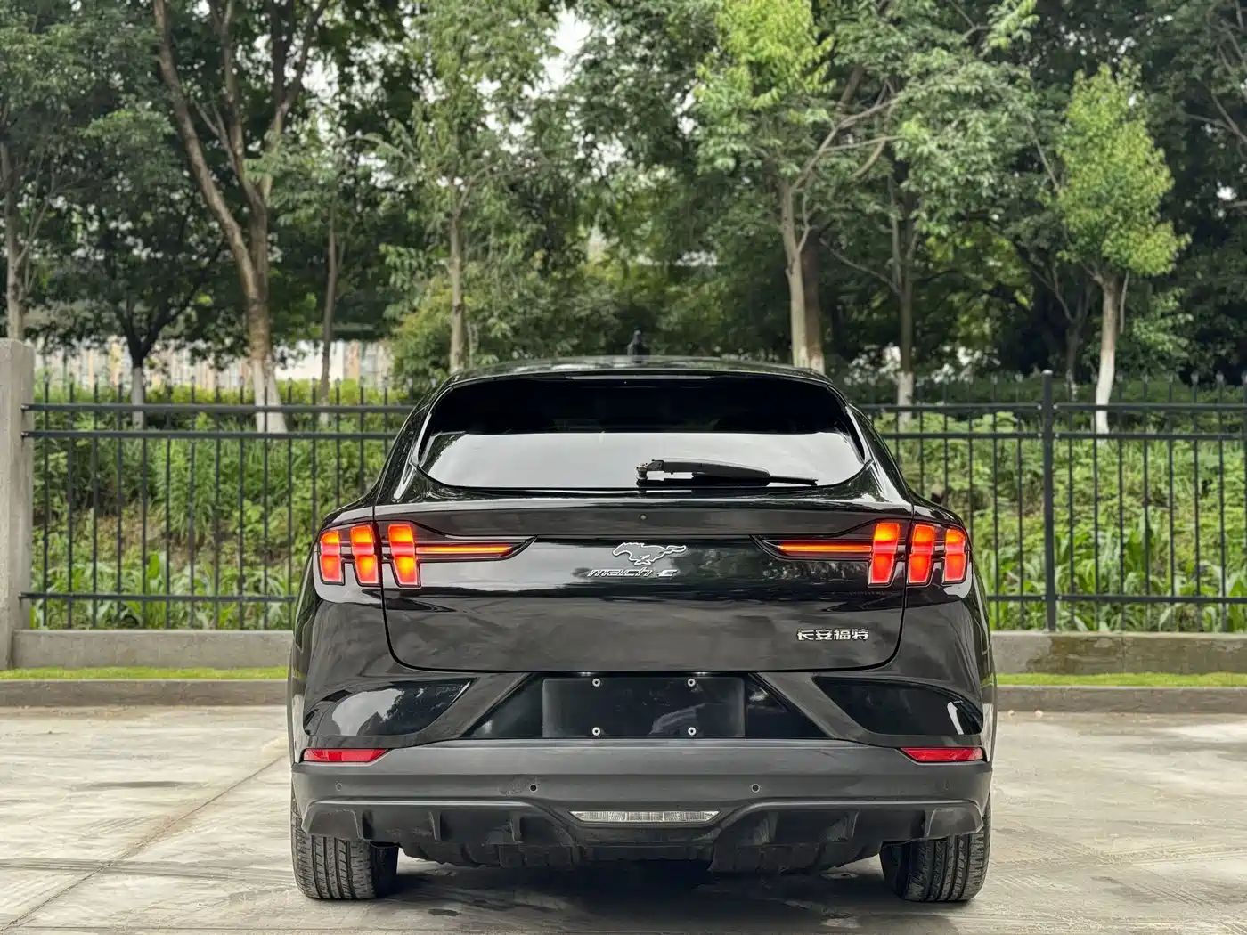 Ford Mustang Mach-E 2021 Leap World RWD (Standard Range) фото 5