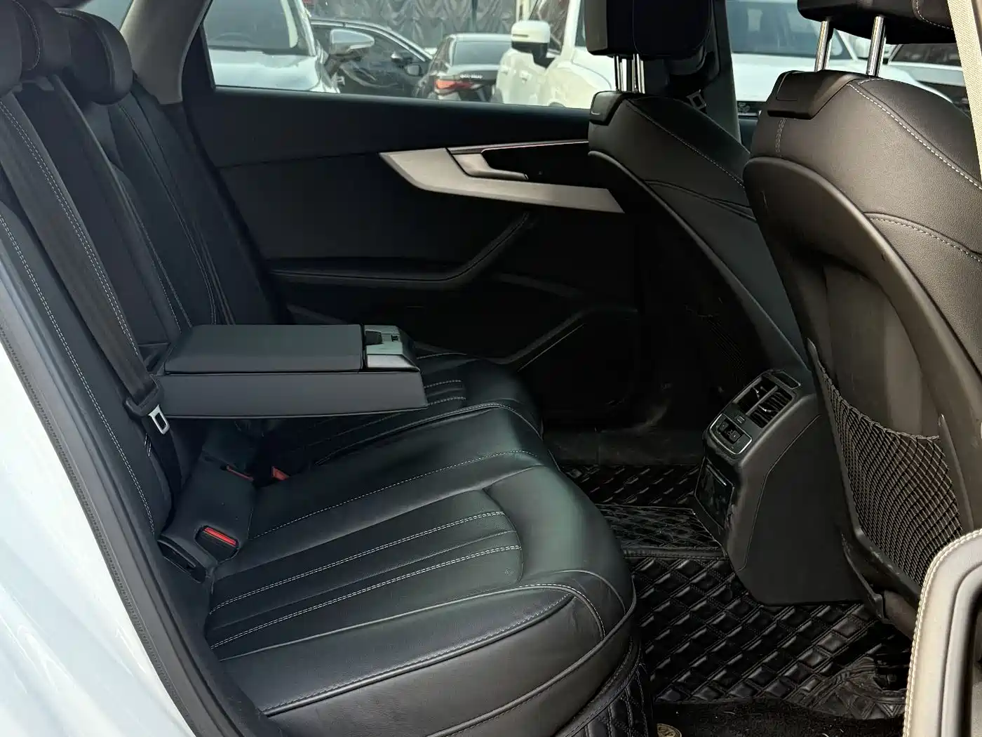 Audi A4L 2022 40 TFSI Luxury Dynamic фото 17