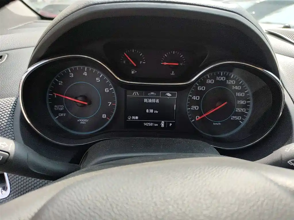 Chevrolet Cruze 2017 1.5L Hatchback Auto Pioneer Sunroof фото 12