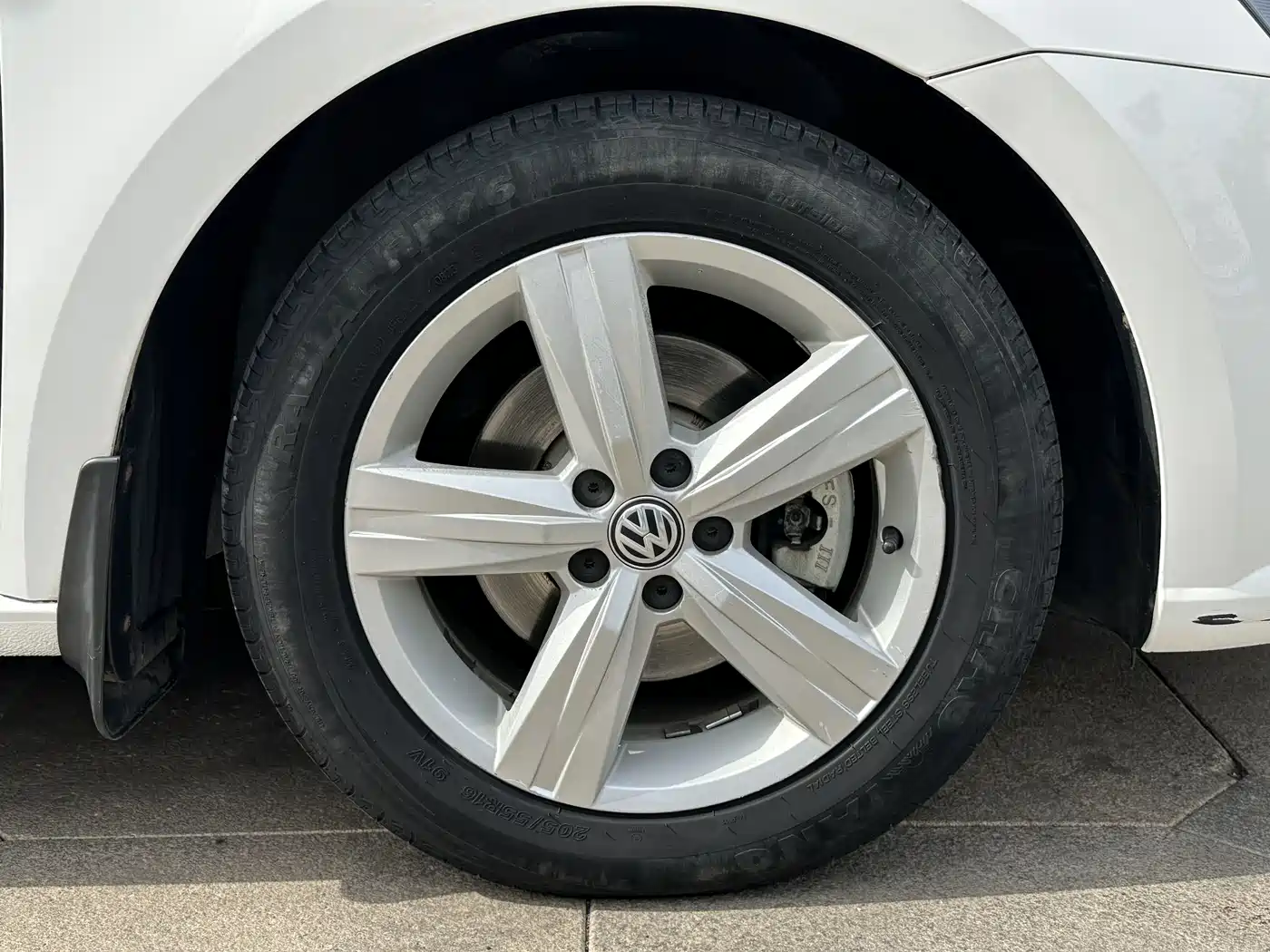 Volkswagen Lavida 2017 1.6L Automatic Trend Edition фото 11