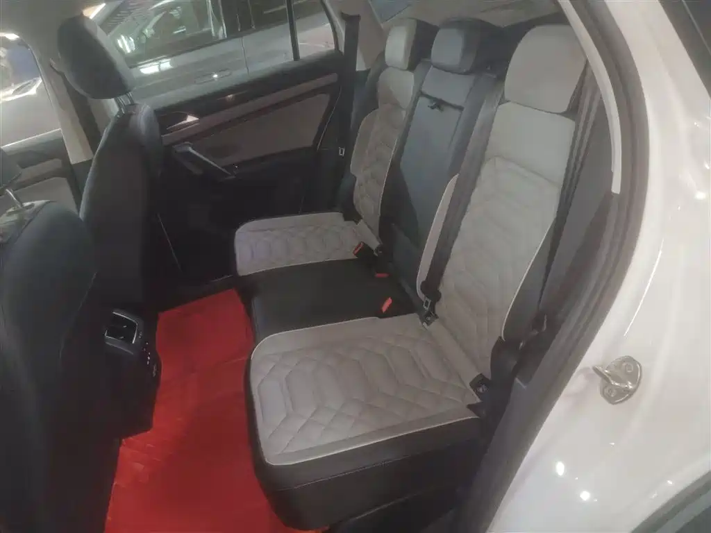 Volkswagen Tayron 2023 330TSI 2WD Luxury Plus Advanced Edition фото 10