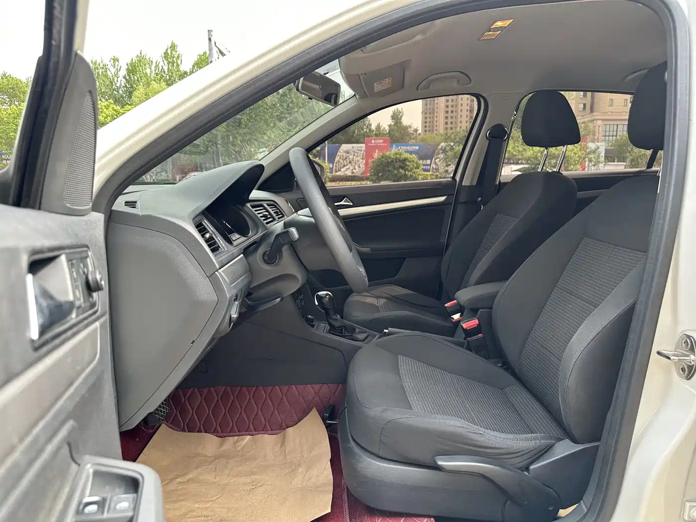 Volkswagen Lavida 2017 1.6L Automatic Trend Edition фото 23