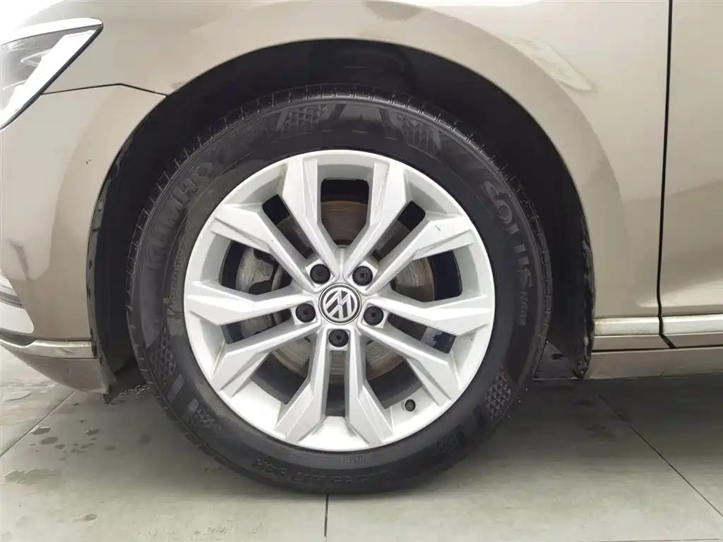 Volkswagen Magotan 2018 330TSI DSG Luxury фото 17