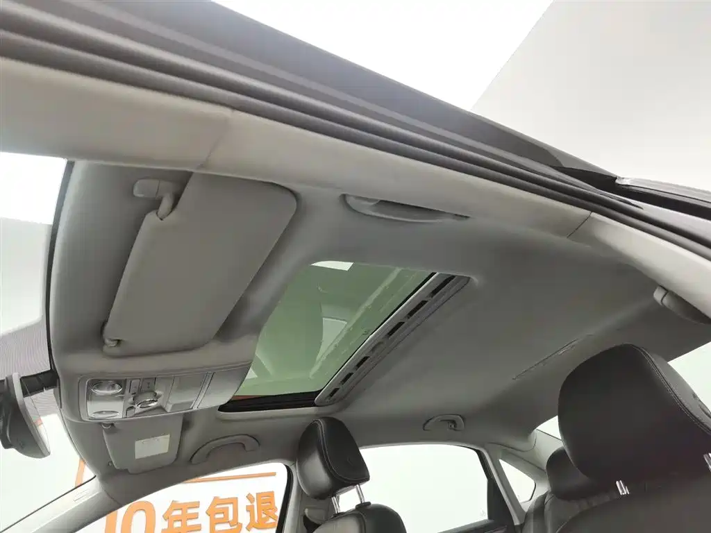Volkswagen Passat 2016 330TSI DSG Executive Edition фото 14