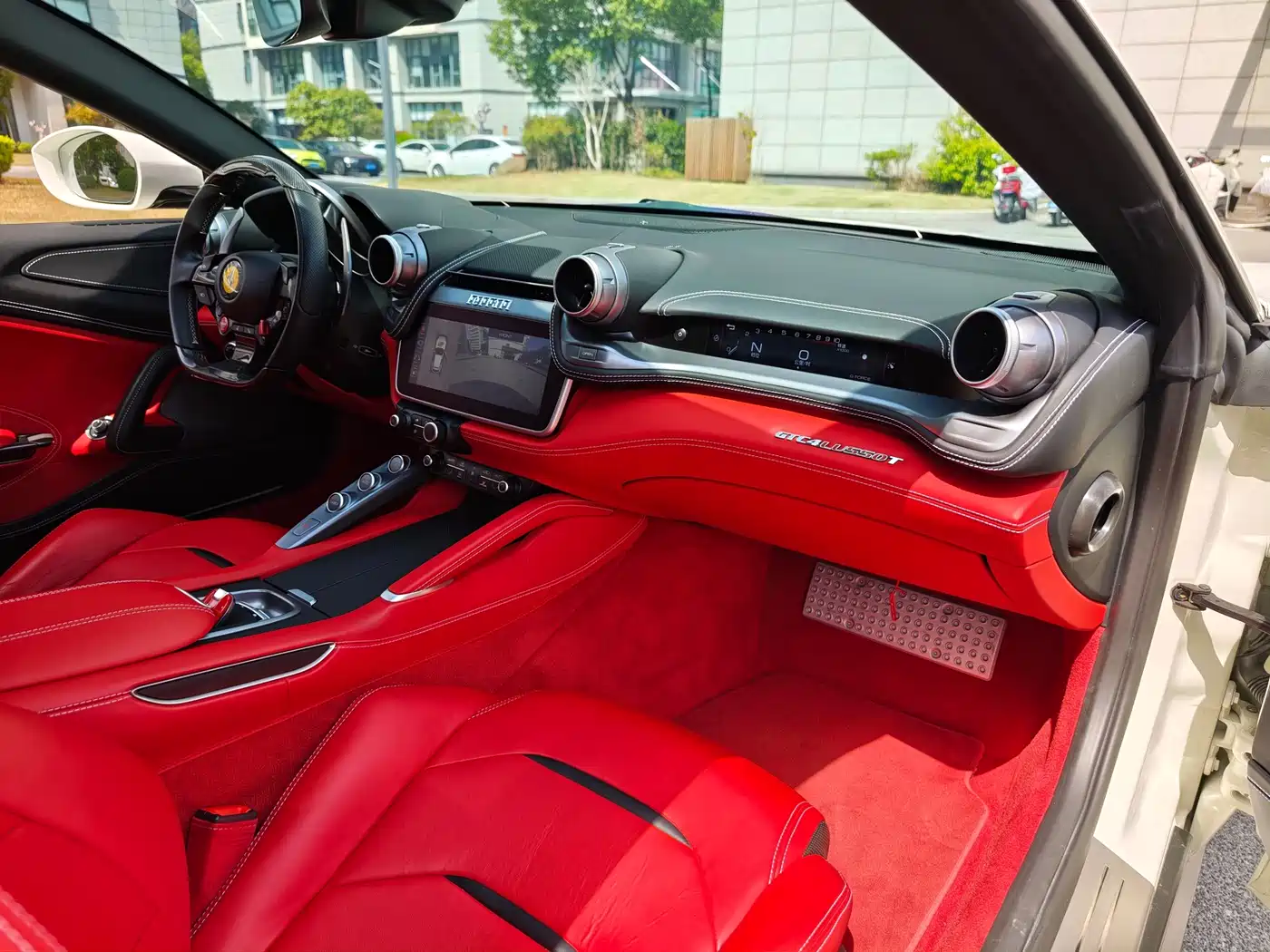 Ferrari GTC4Lusso 2019 2017 3.9T V8
