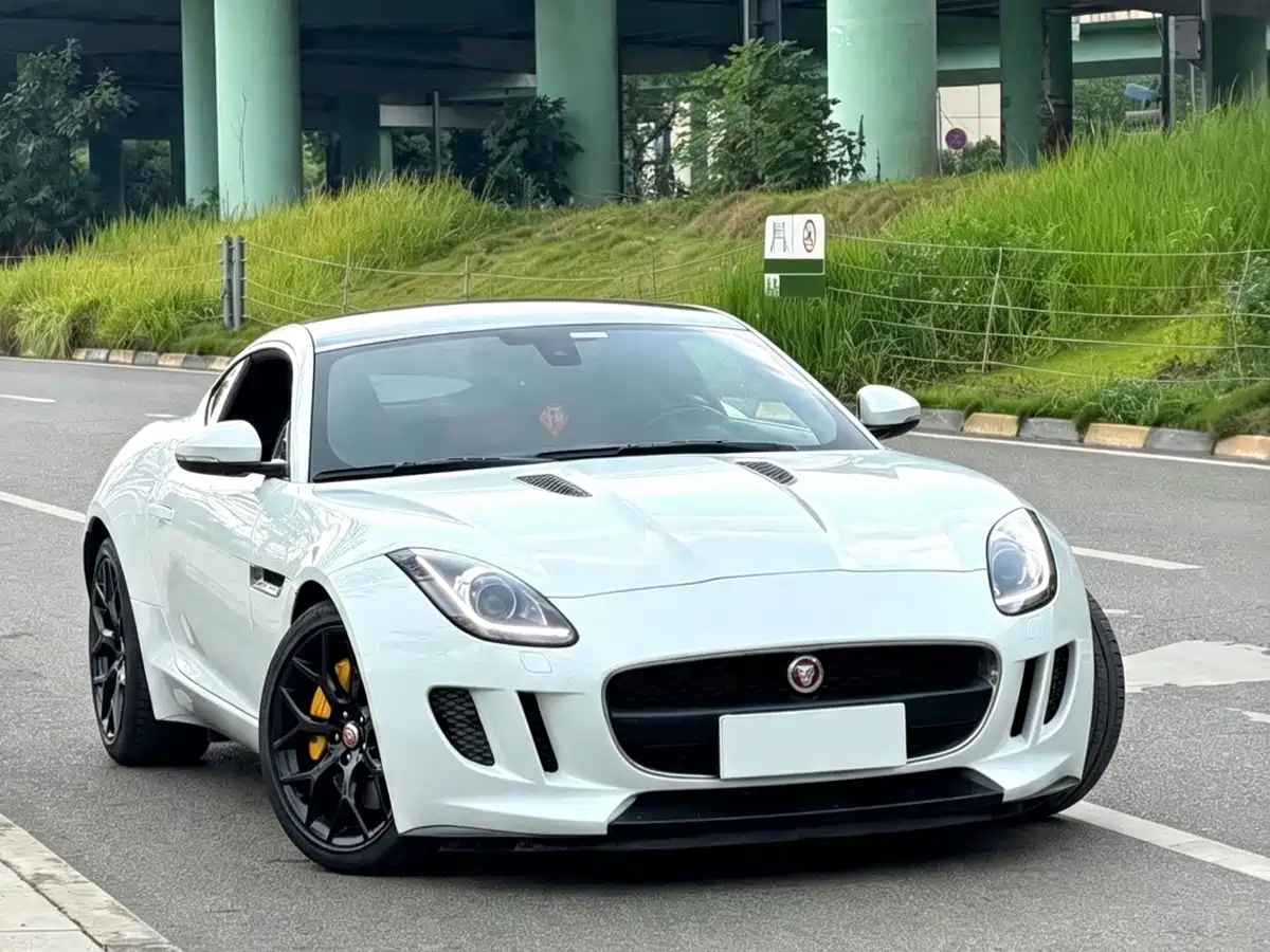 Photo 5 - Jaguar F-TYPE