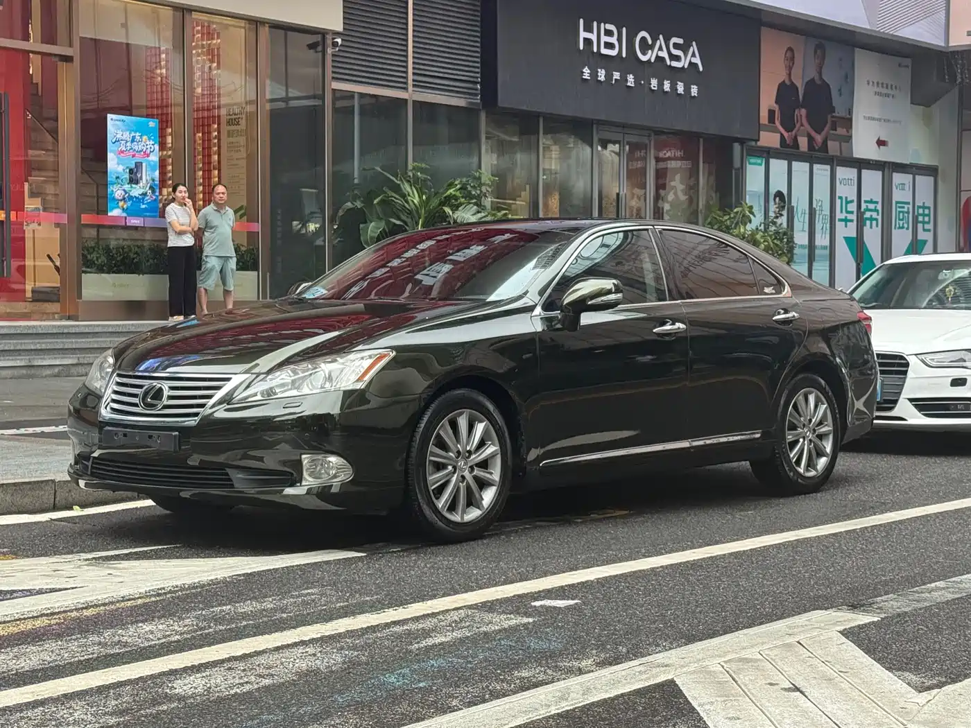 Фото 1 - Lexus ES