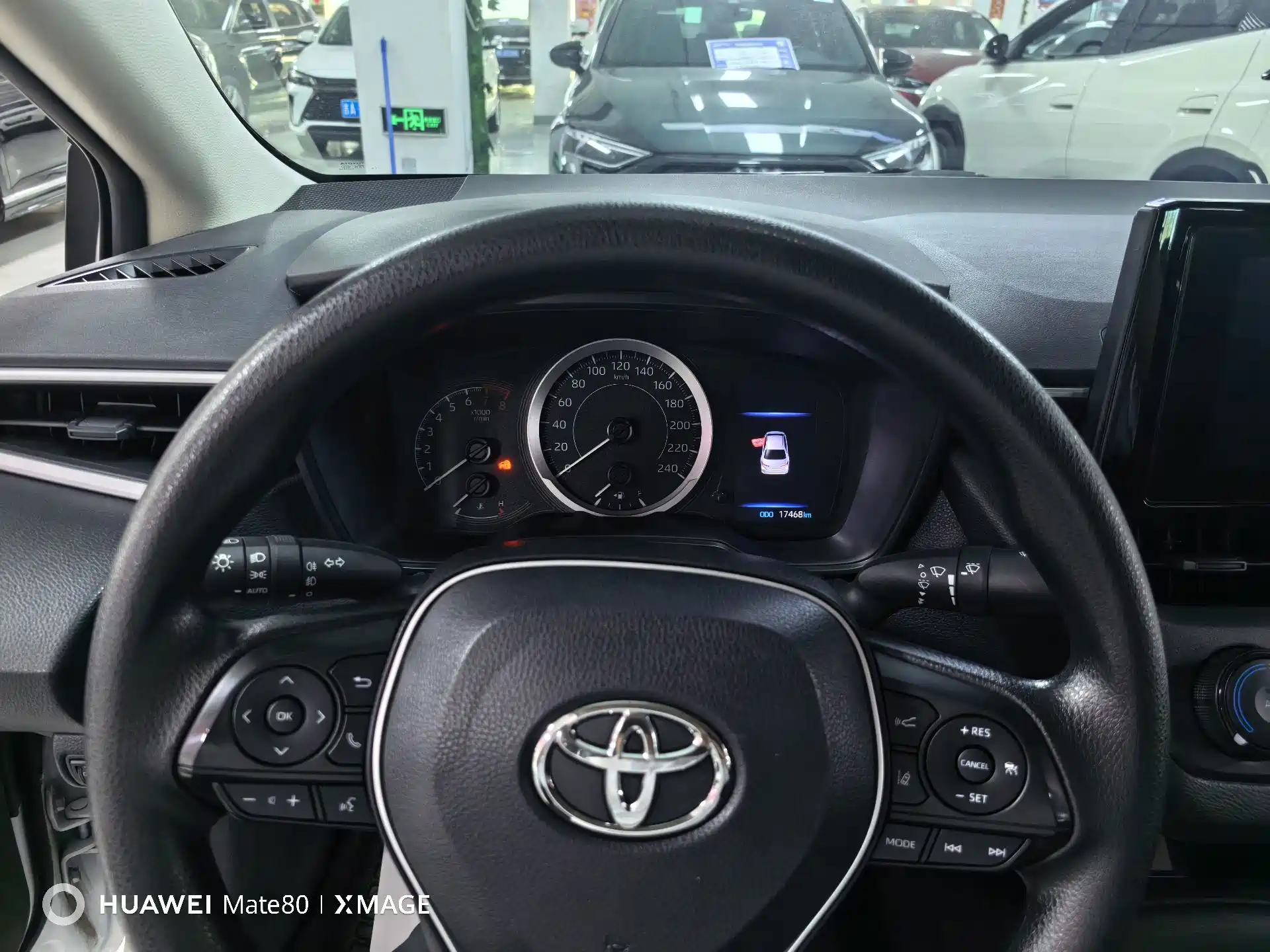 Фото 10 - Toyota Corolla