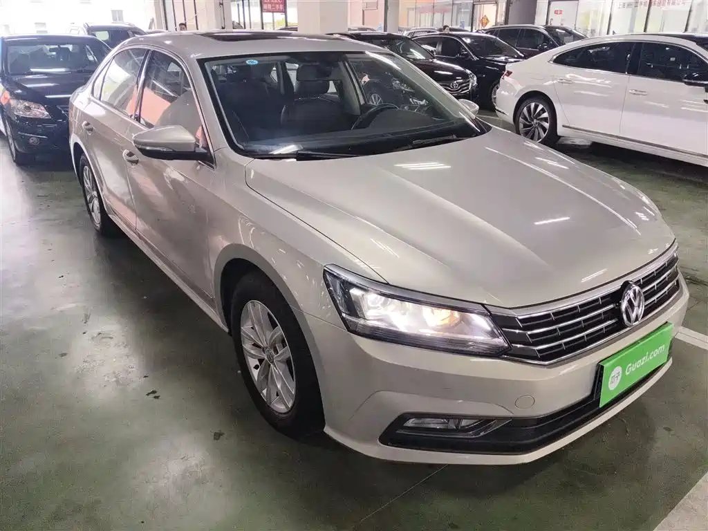 Volkswagen Passat 2016 330TSI DSG Honor Edition фото 22