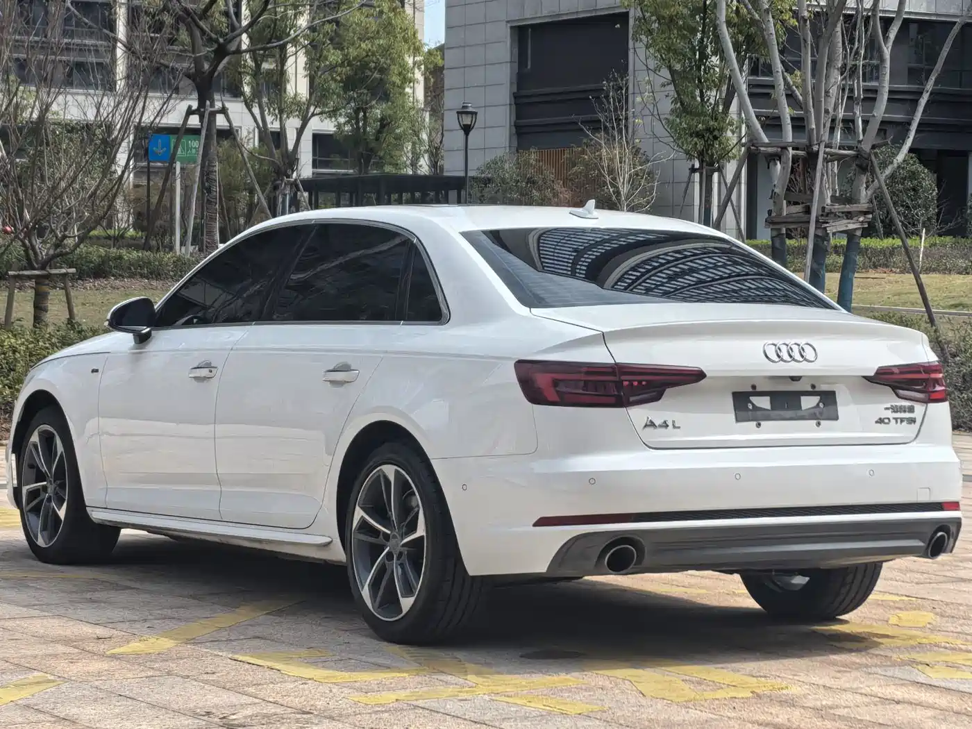 Audi A4L 2018 30th Anniversary 40 TFSI Sport фото 4