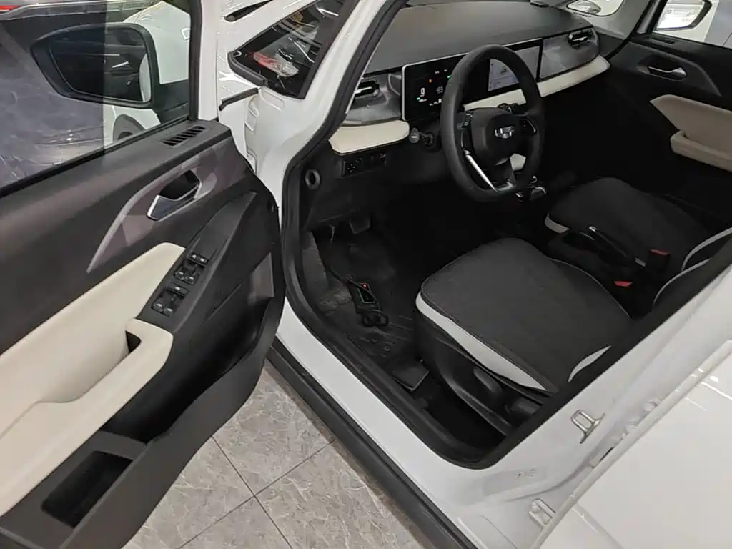 Geely Geometry E Firefly 2024 2024 301km Soaring Dragon Edition