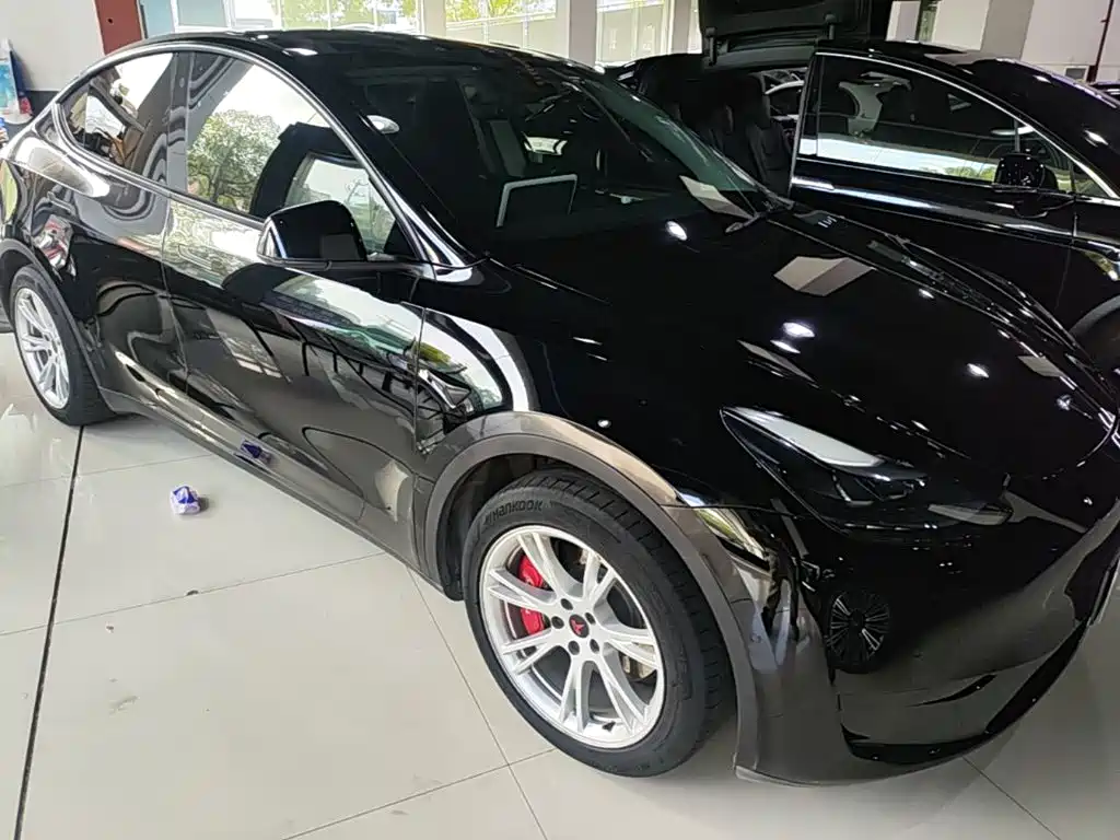 Фото 4 - Tesla Model Y