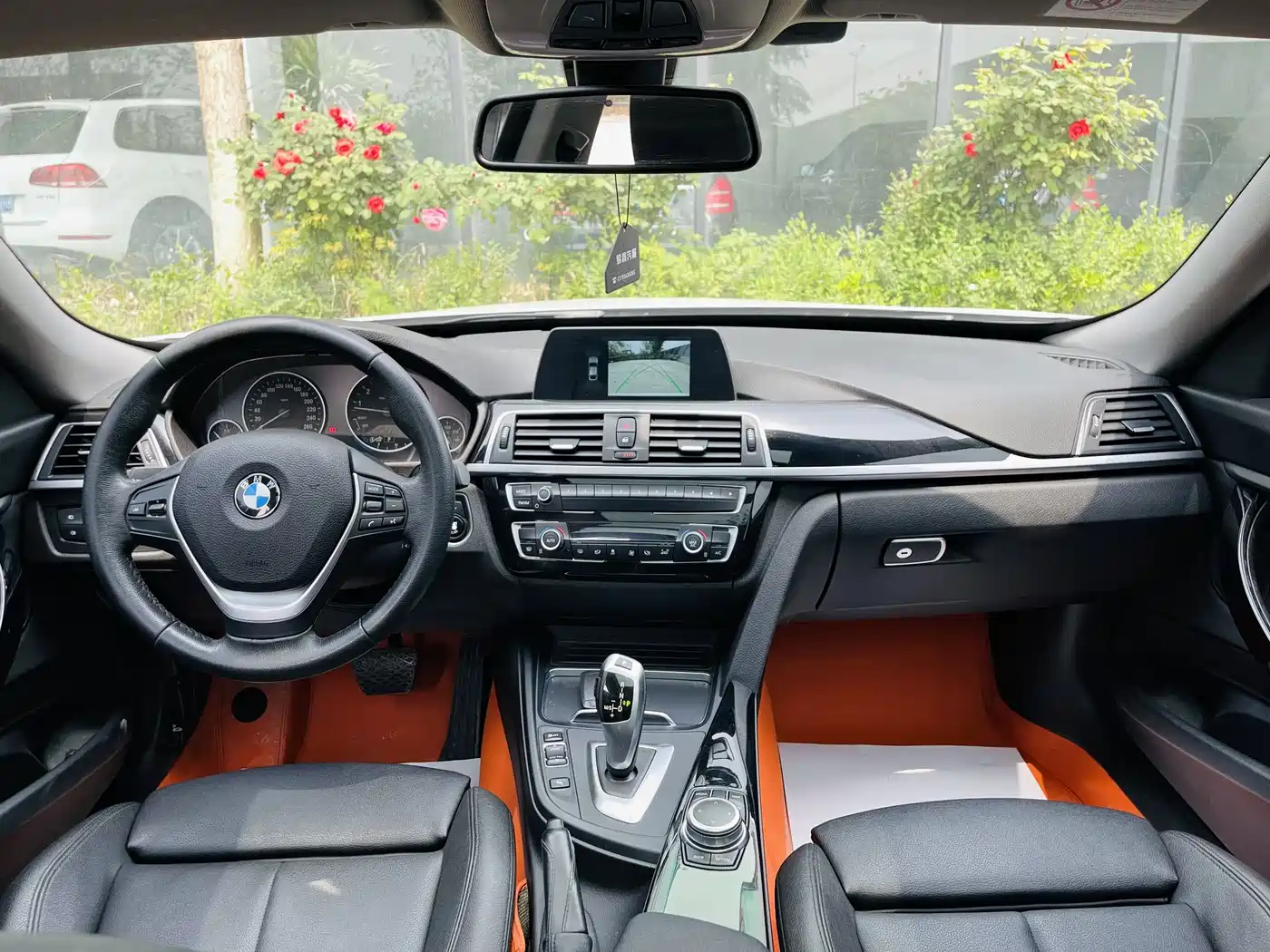 BMW 3 Series GT 2019 320i Fashion Model фото 9