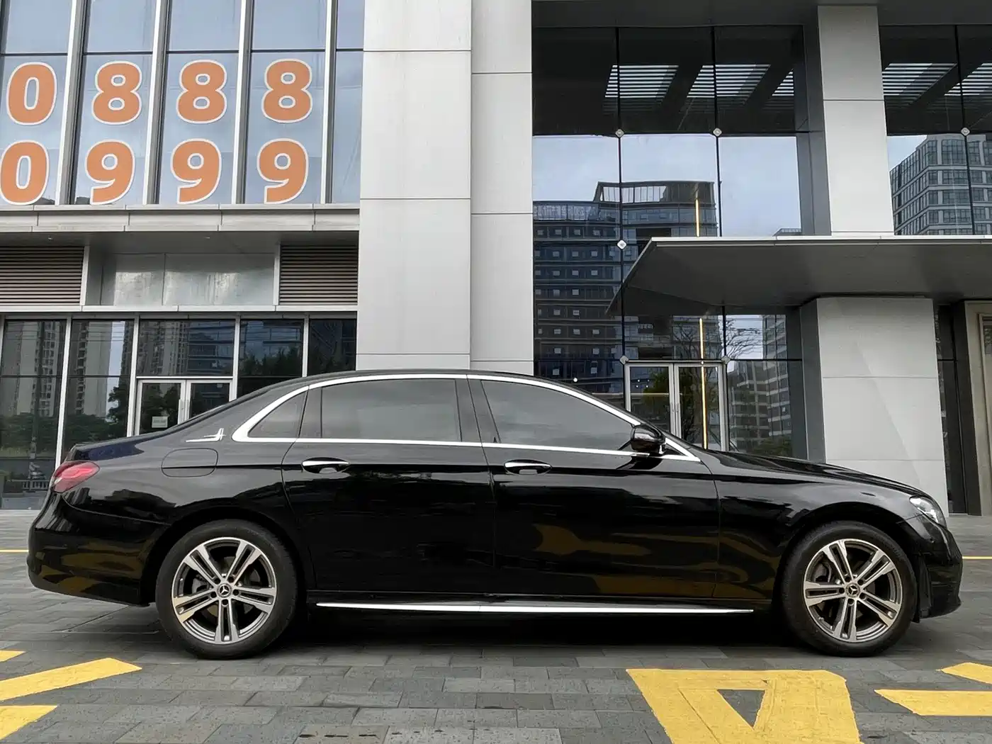 MERCEDES-BENZ E-CLASS