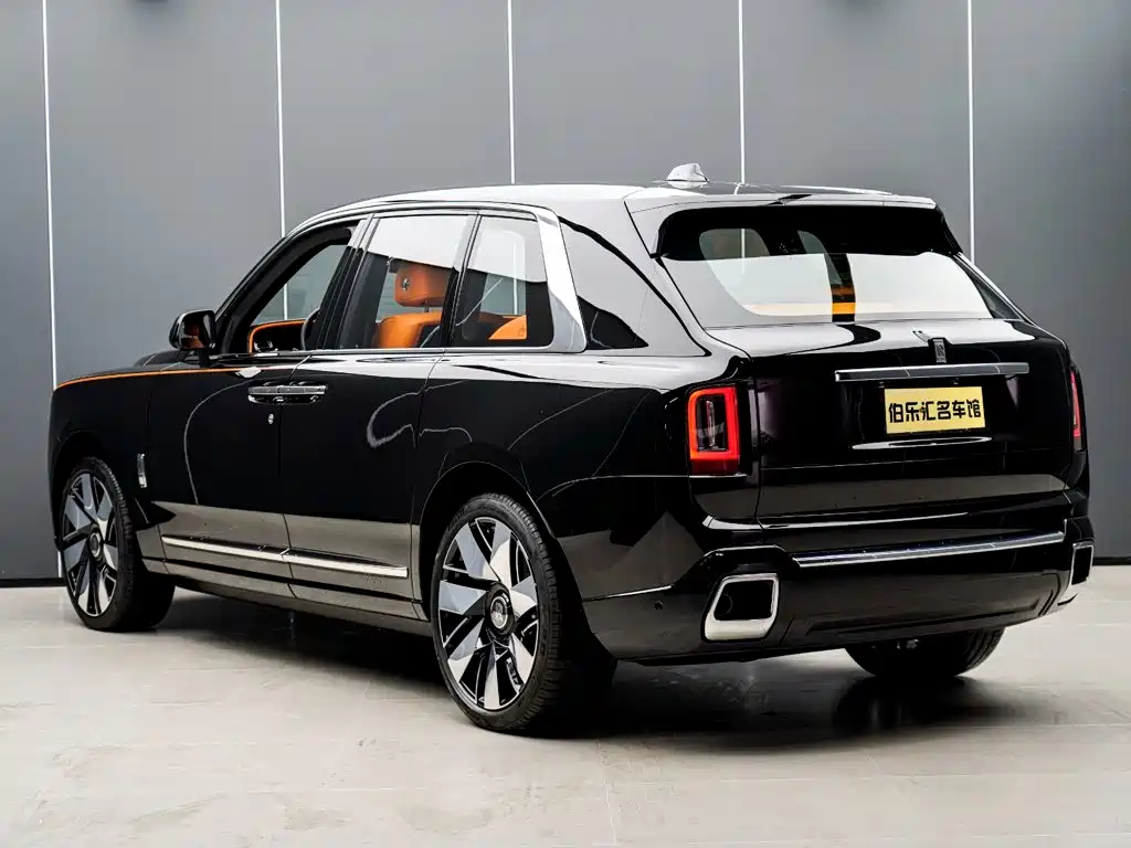 Rolls-Royce Cullinan 2025 2024 4-Seater