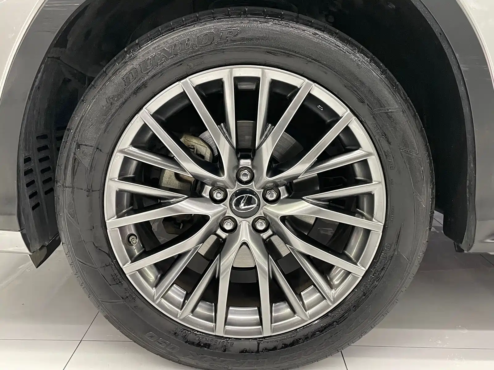 Фото 9 - Lexus RX