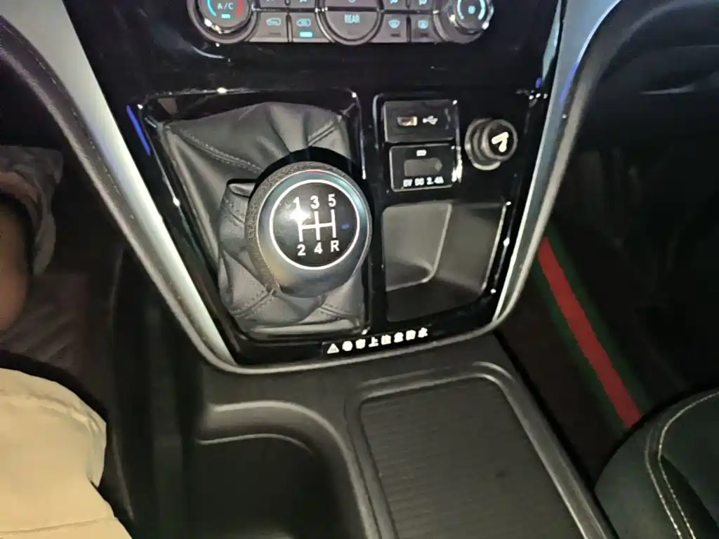 JAC Refine M3 2024 2023 PLUS 1.5T 7/8-seater Smart Connect Edition