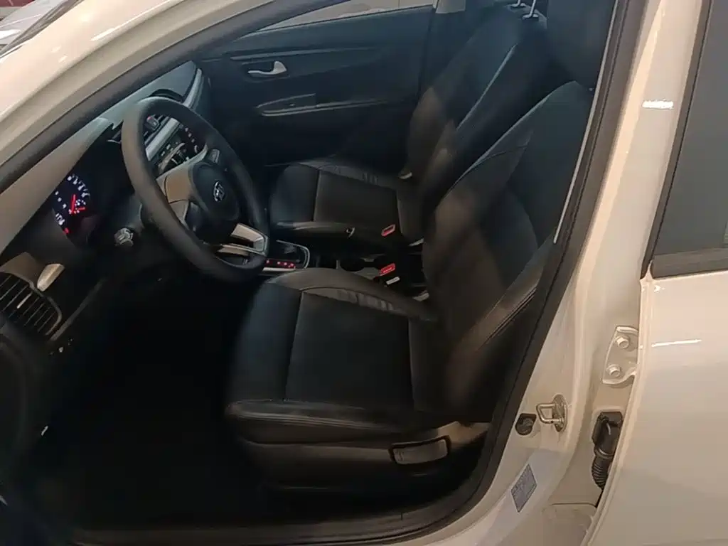 Kia K2 2017 2017 Sedan 1.4L AT GLS