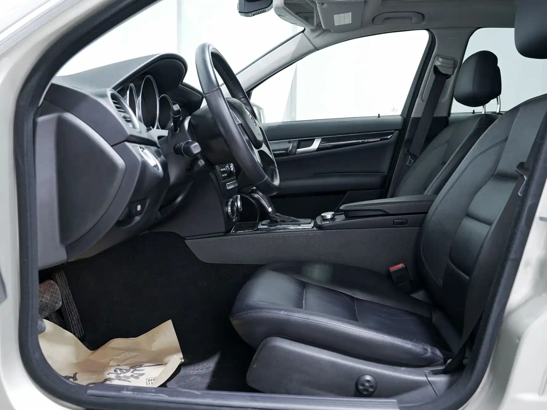 Фото 10 - Mercedes-Benz C-Class