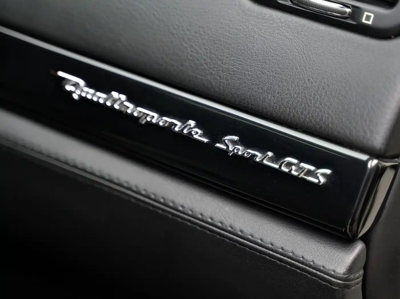 Maserati Quattroporte 2012 2010 4.7L Sport Edition