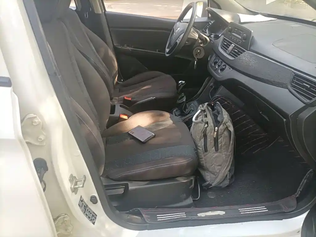 Baojun 310 2019 2016 1.2L Manual Value Edition