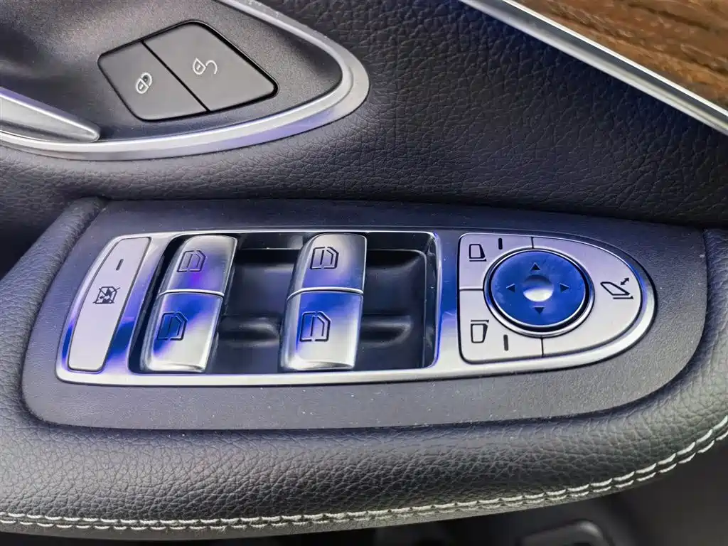 Mercedes-Benz GLC 2020 Facelift GLC 300 L 4MATIC Dynamic фото 9