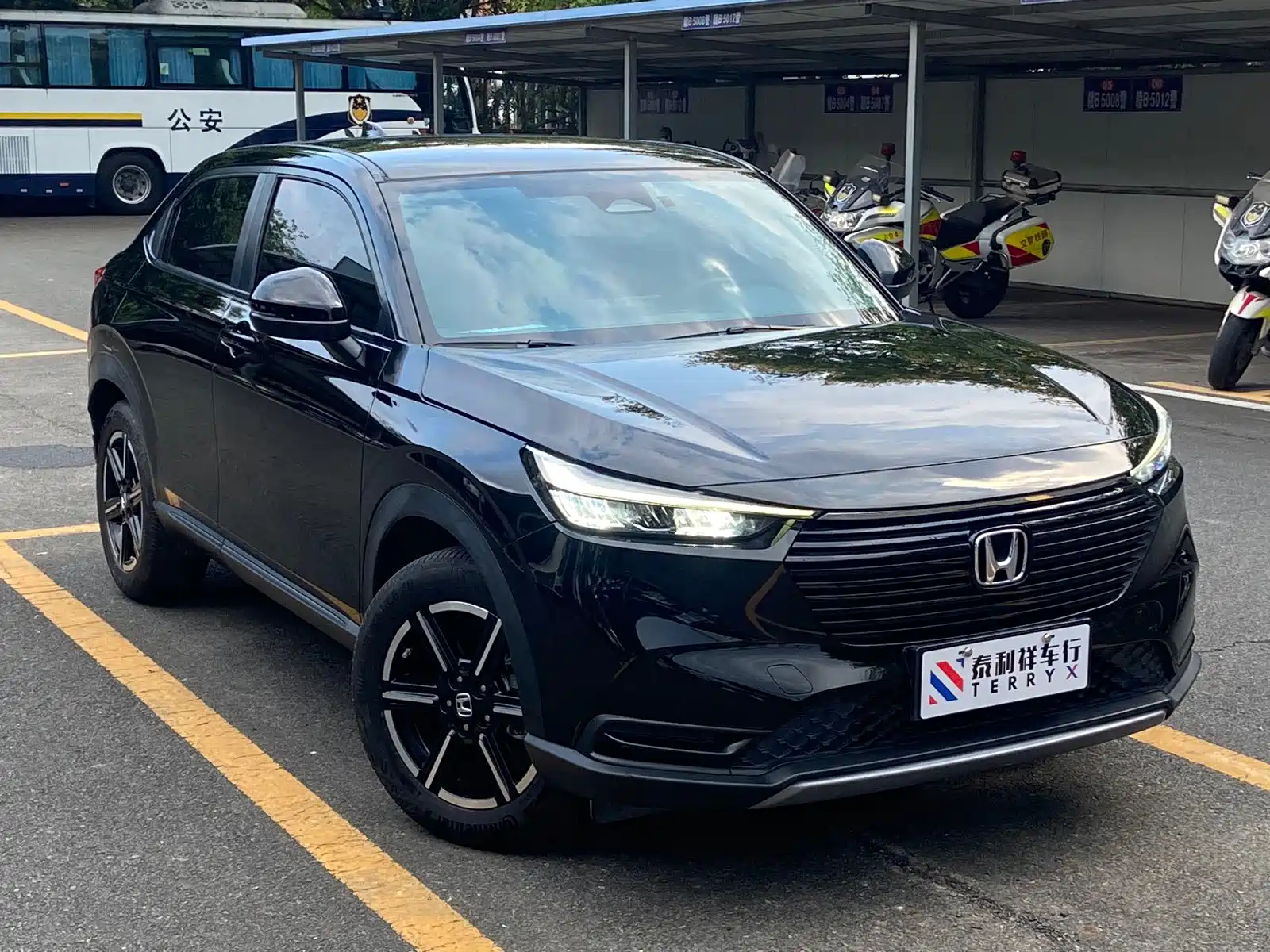 Photo 3 - Honda Vezel