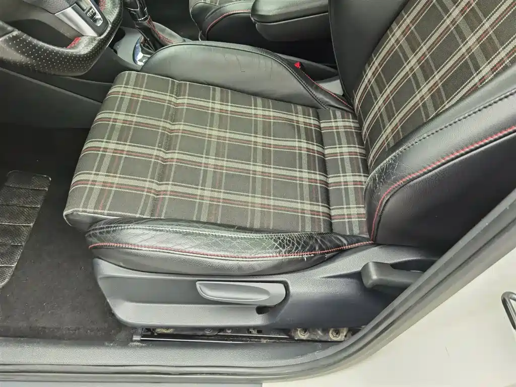 Volkswagen Polo 2012 1.4TSI GTI фото 20
