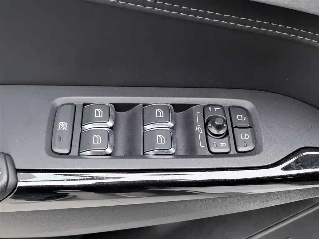 Lynk & Co 02 Hatchback 2022 2.0TD Plus фото 9
