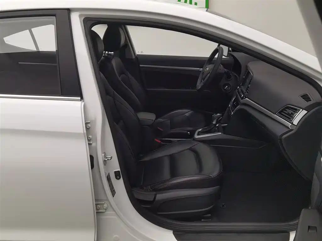 Hyundai Elantra 2016 Model 1.6L Automatic Smart Elite фото 23