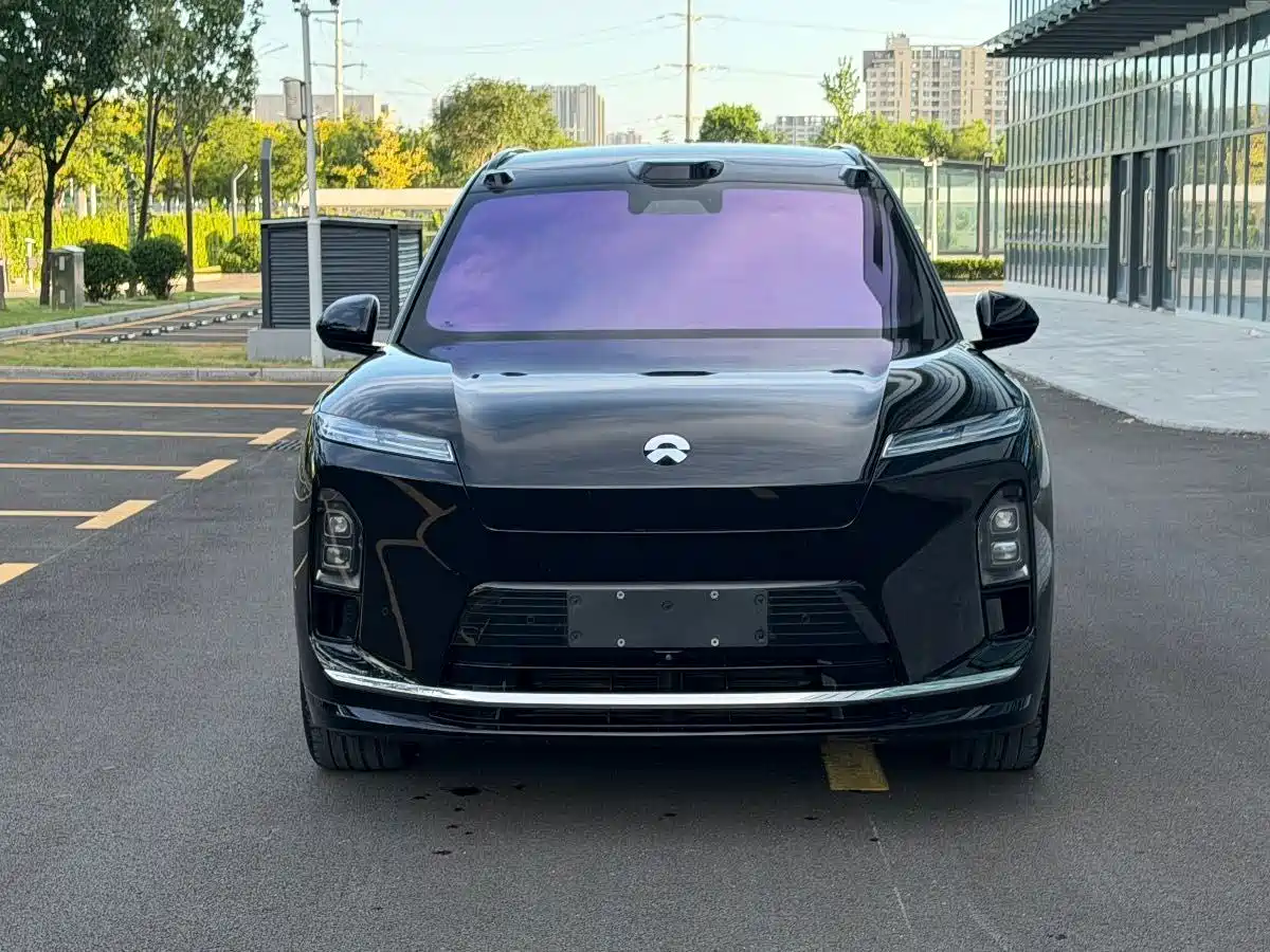 Фото 2 - NIO ES8