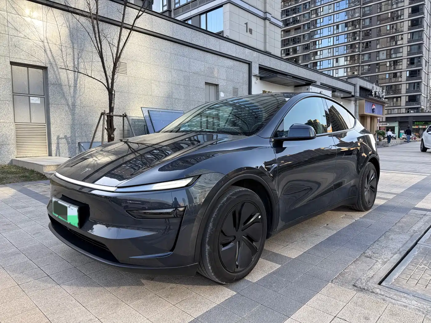 TESLA MODEL Y
