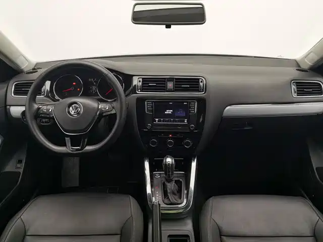 Volkswagen Sagitar 2017 1.6L Automatic Comfort — фото 5