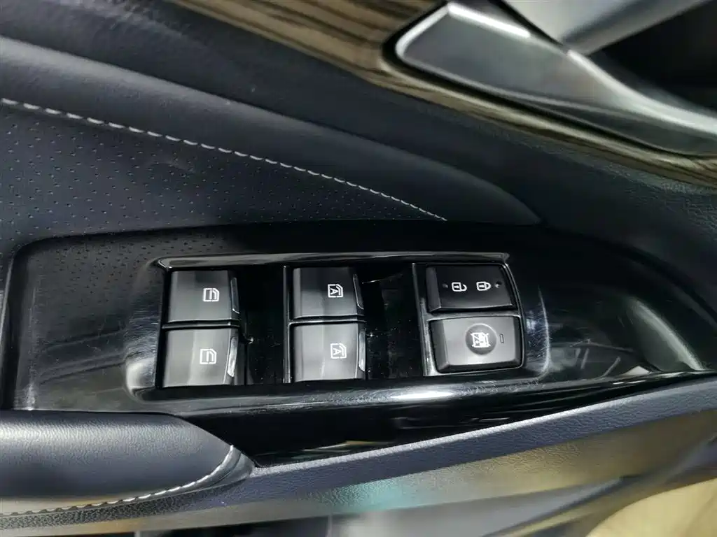 GAC Trumpchi Trumpchi M8 2023 Leading Series 390T Premium Edition фото 9