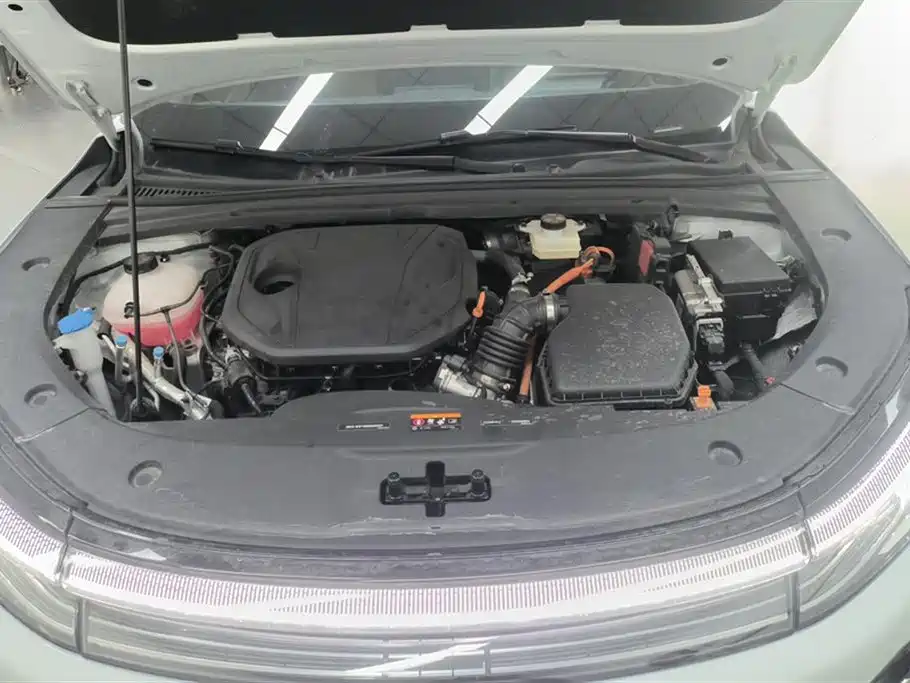 Geely Galaxy Galaxy A7 2025 EM-i 70km Luxury Edition фото 10