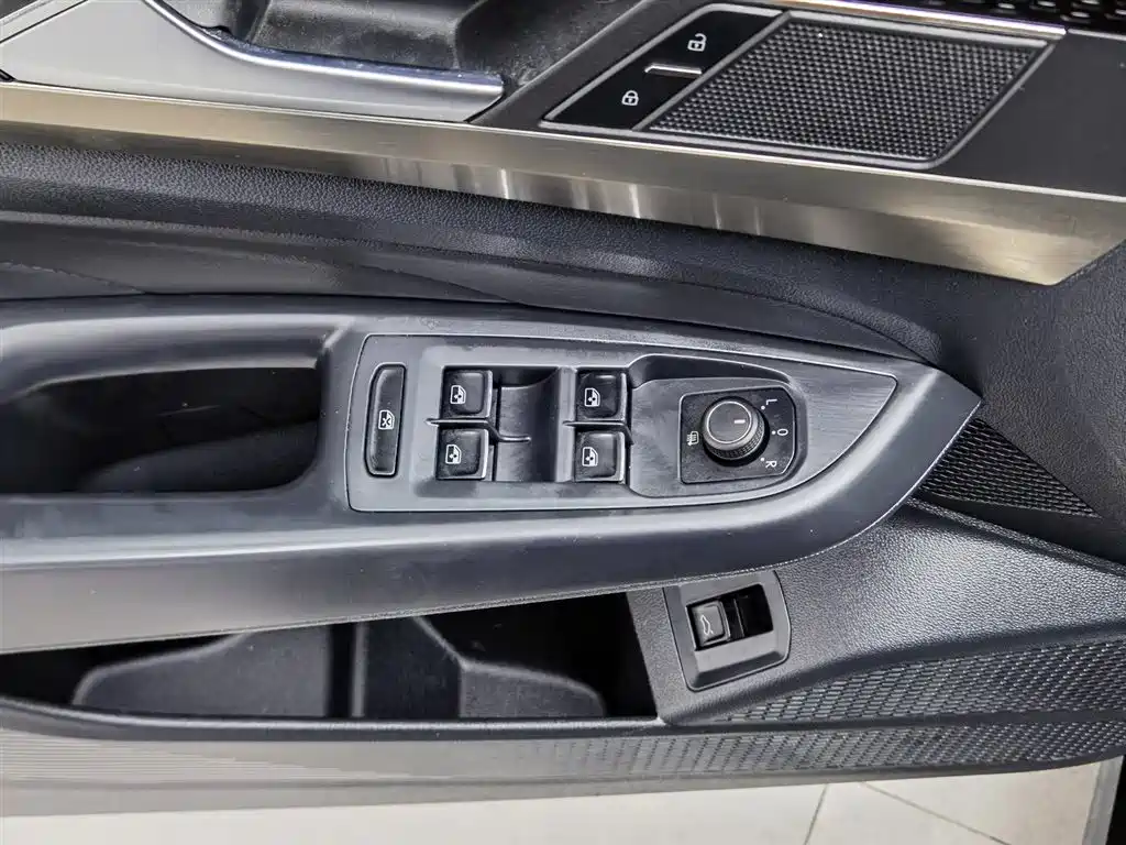 Volkswagen Passat 2019 330TSI Elite Version China VI фото 9