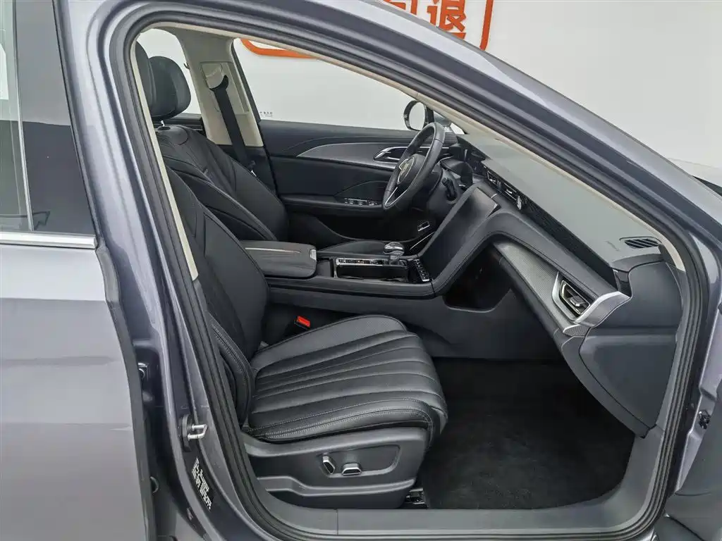 Hongqi H5 2023 2.0T Auto Smart Connect Flag Enjoy фото 23